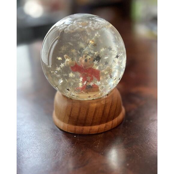 First Limited Edition Disney Crystal Snow Globe Collection Mickey Mouse Stars - Picture 5 of 11